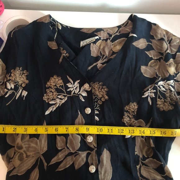 Women's Floral Blouse - Picture 2 of 4